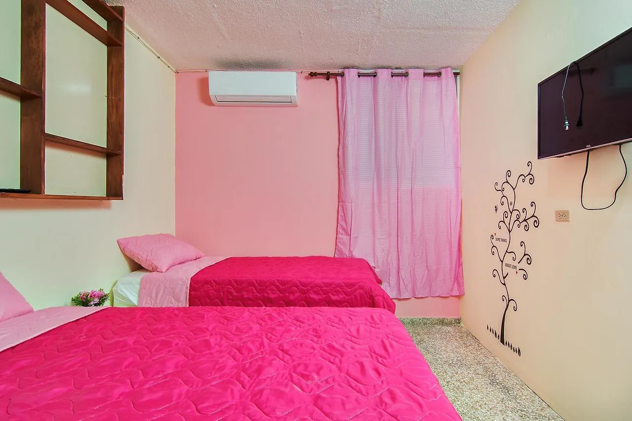 סנטו דומינגו Queen Of Hearts Apartahotel לינה וארוחת בוקר סנטו דומינגו